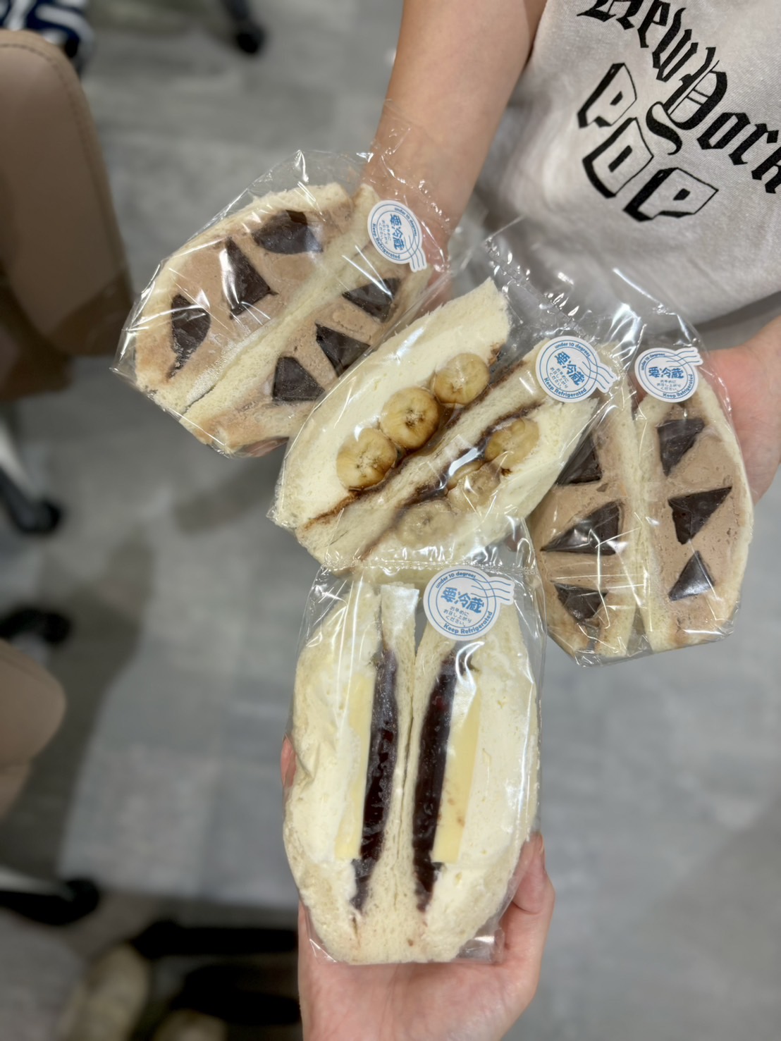 新本社の事務室写真
